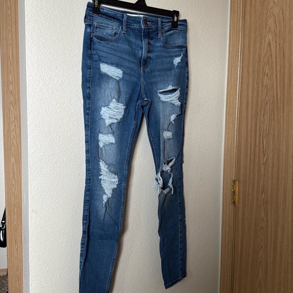 Hollister Curvy High-Rise Super Skinny Soft Stretch Denim Jeans